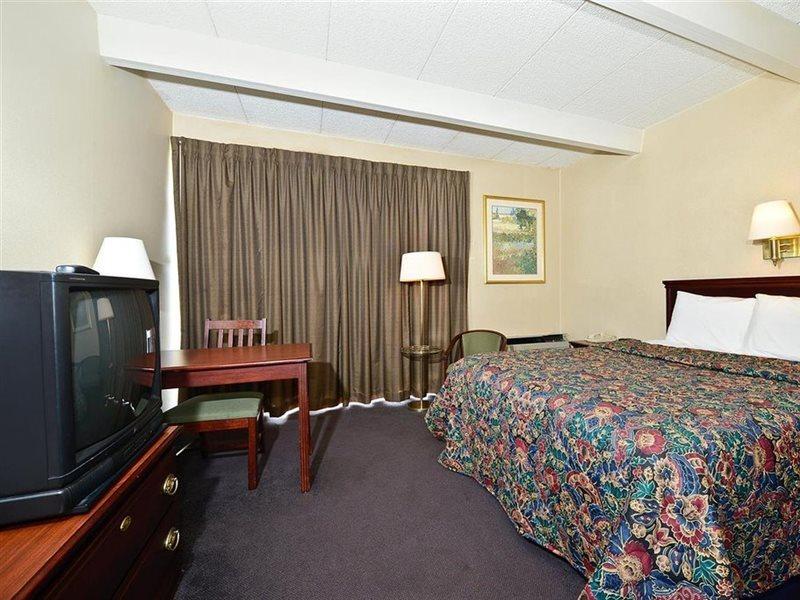 America'S Best Value Inn Phillipsburg Ийстън Екстериор снимка