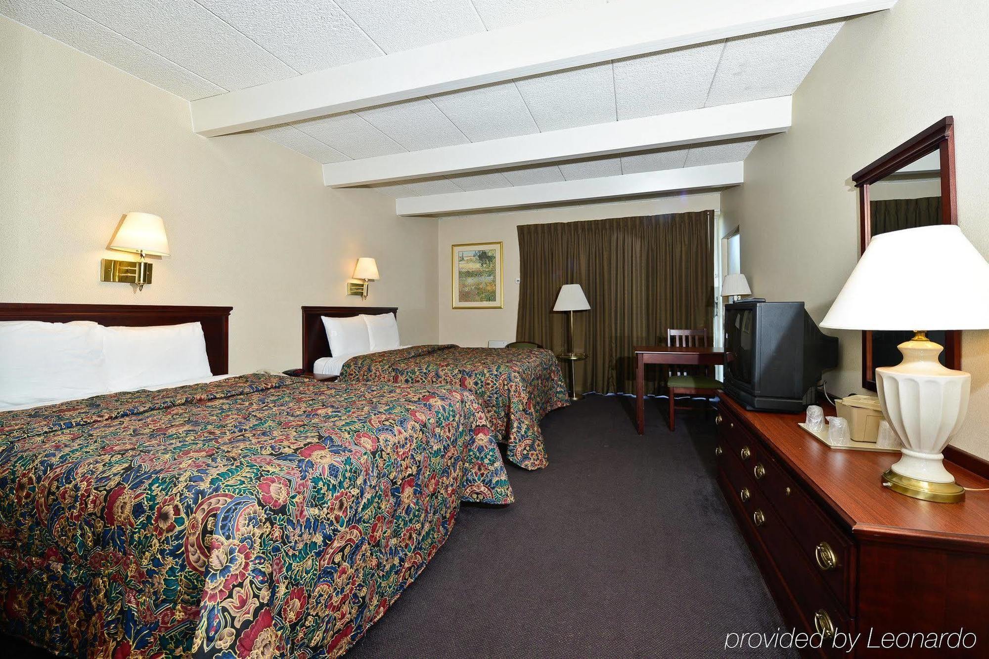 America'S Best Value Inn Phillipsburg Ийстън Стая снимка