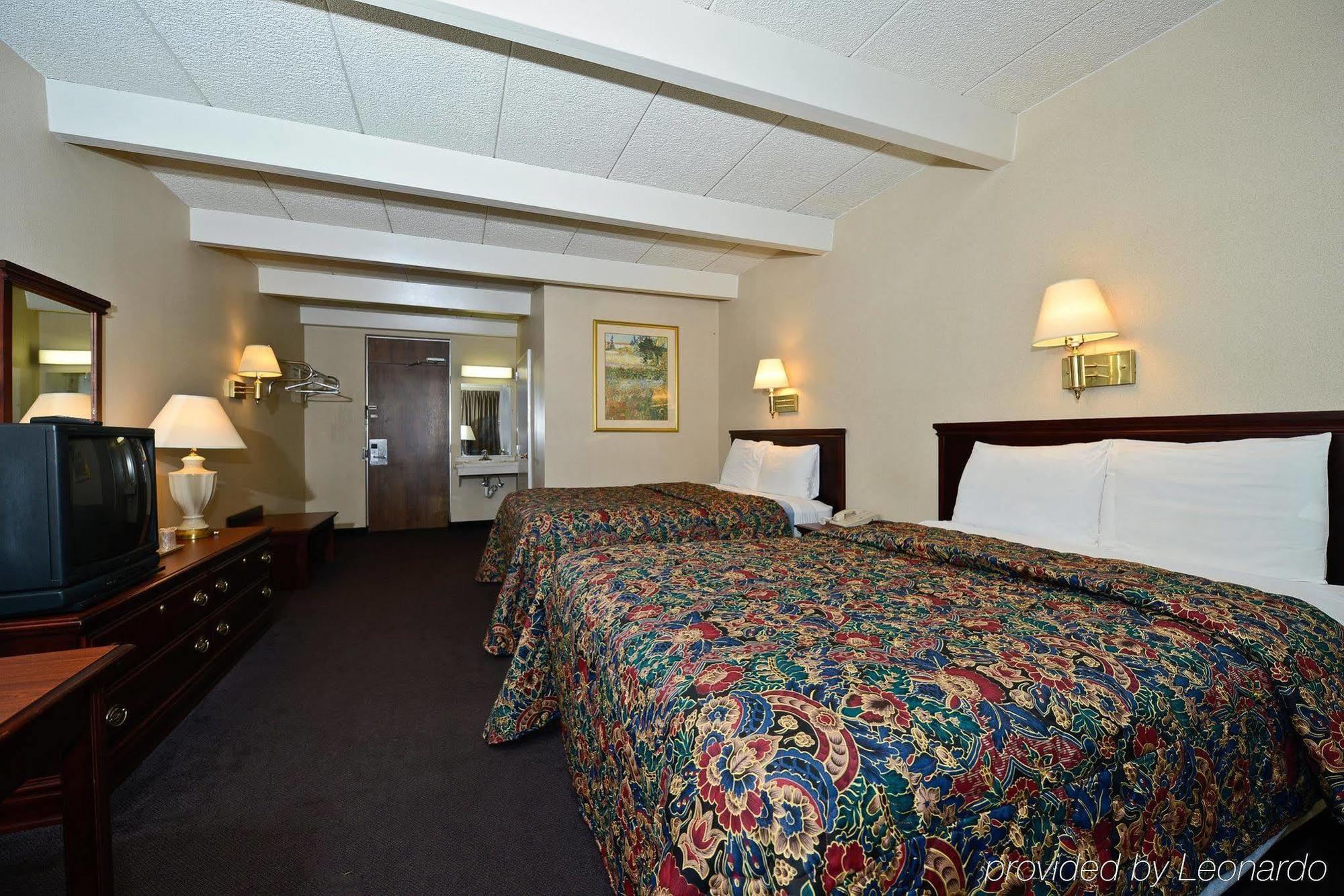 America'S Best Value Inn Phillipsburg Ийстън Стая снимка